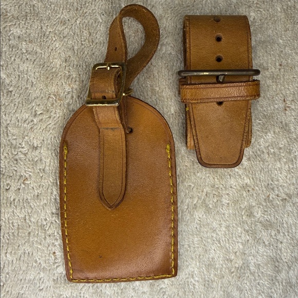Vintage Louis Vuitton Luggage Tag and Poignier in Vachetta Leather (14Q) - Picture 2 of 6